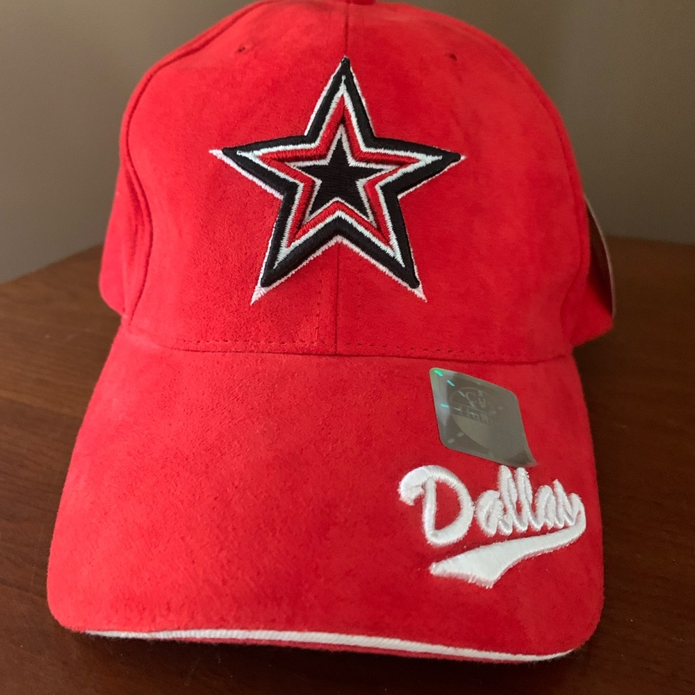Red Dallas Cap